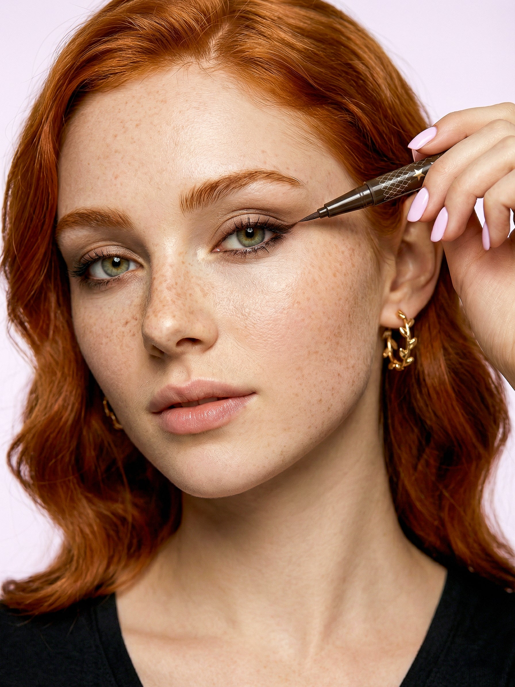 VARIÉTÉ Präziser Eyeliner im Stift – Schwarz & Braun