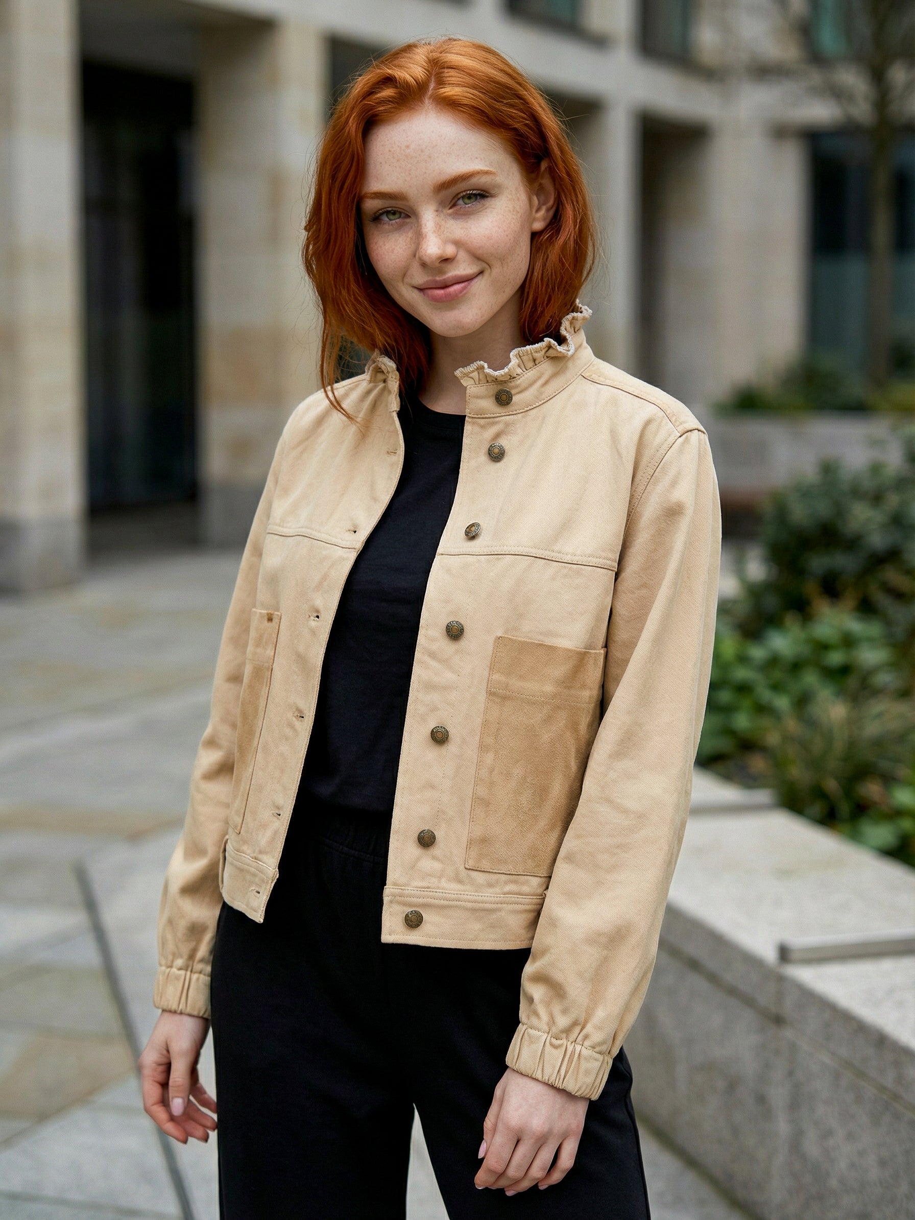 RUFFLE Jacke mit feiner Rüsche